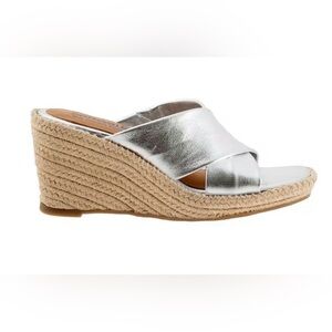 NWOT Softwalk Hasting sandal, silver, tan jute wedge heel, women’s size 9.